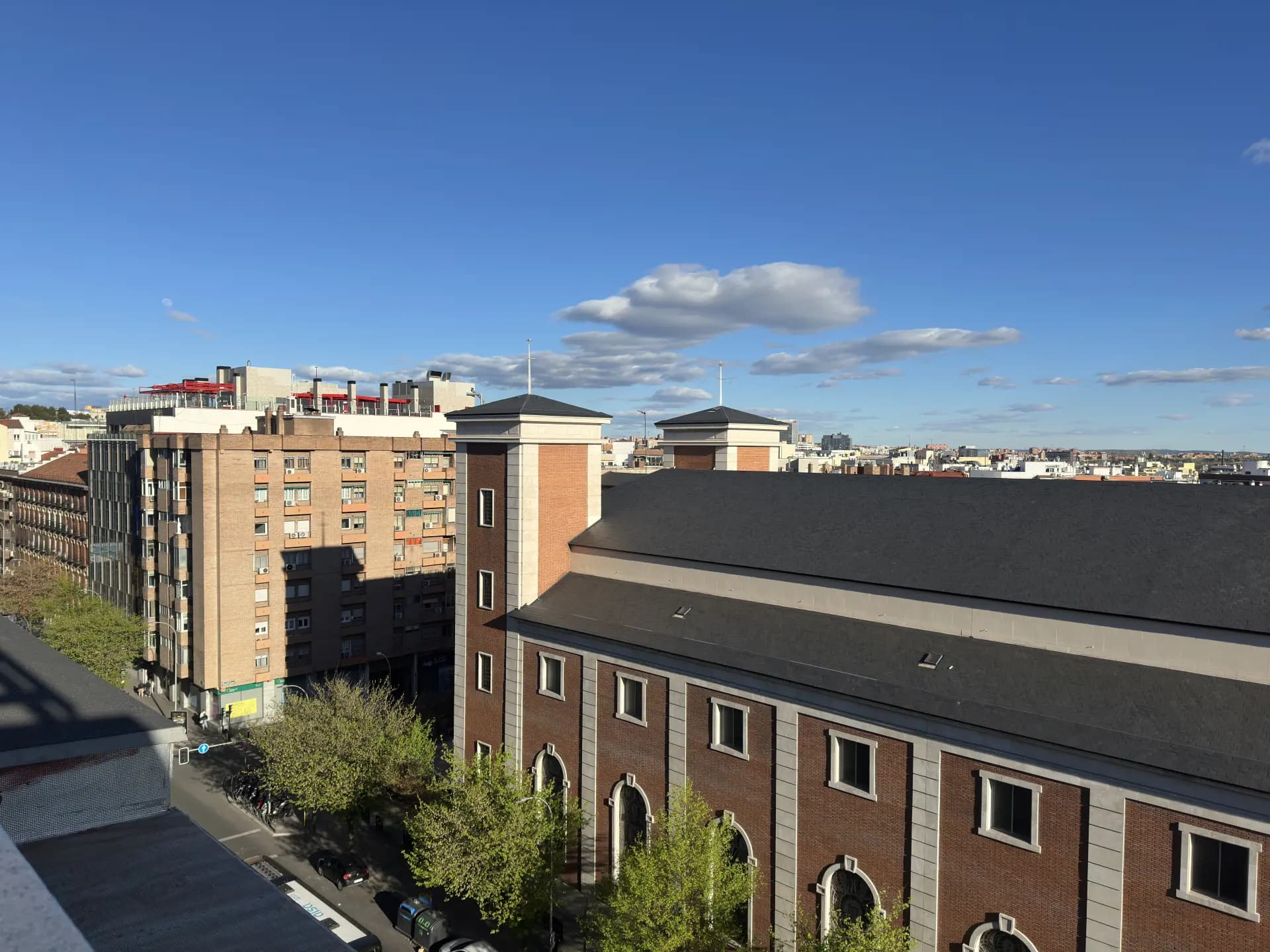 Panorámica de los tejados de Madrid desde el rooftop
