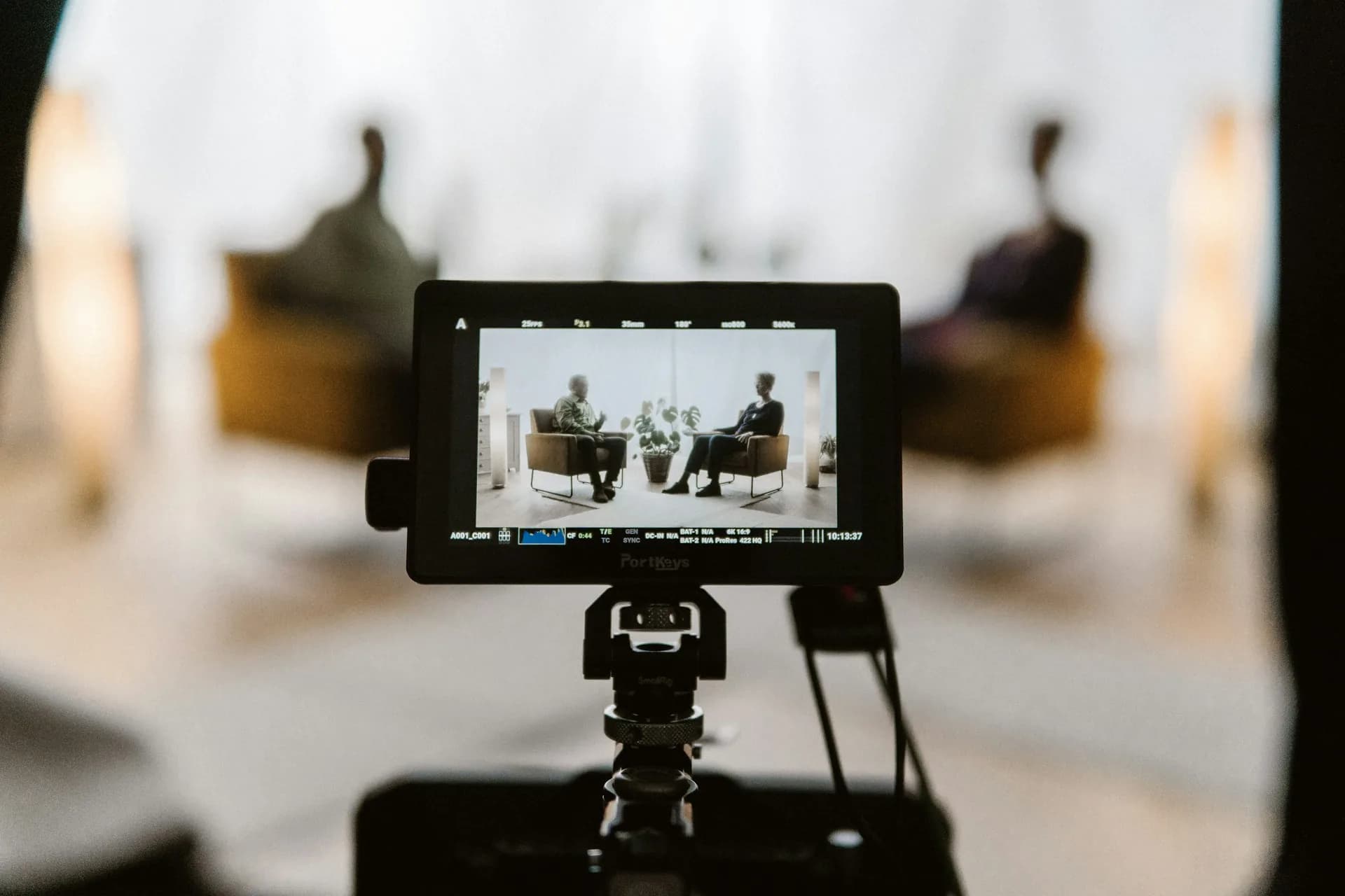 Setup de cámara para entrevista de vídeo profesional